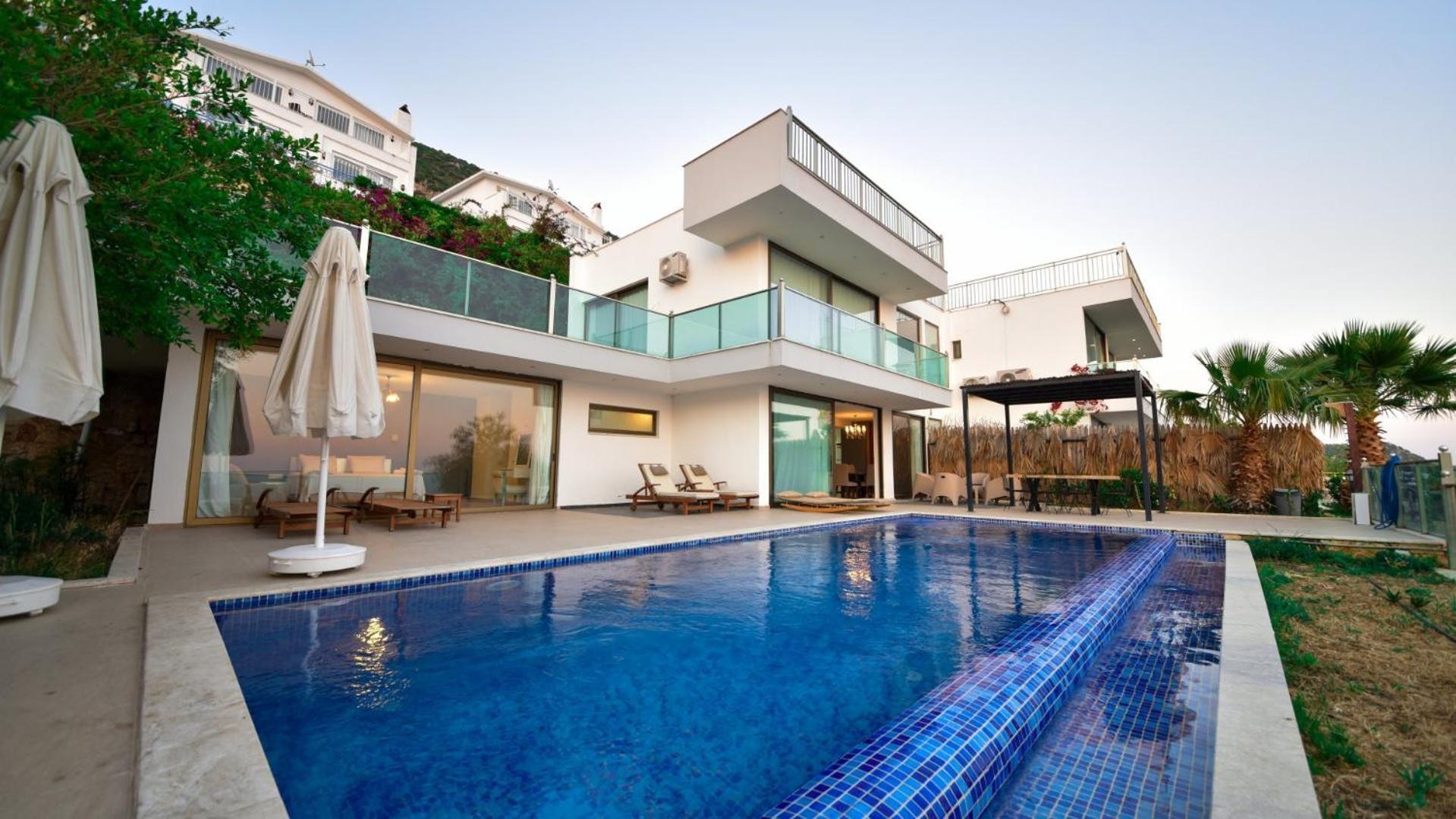 Villa 3 Bedroom - 5569 *